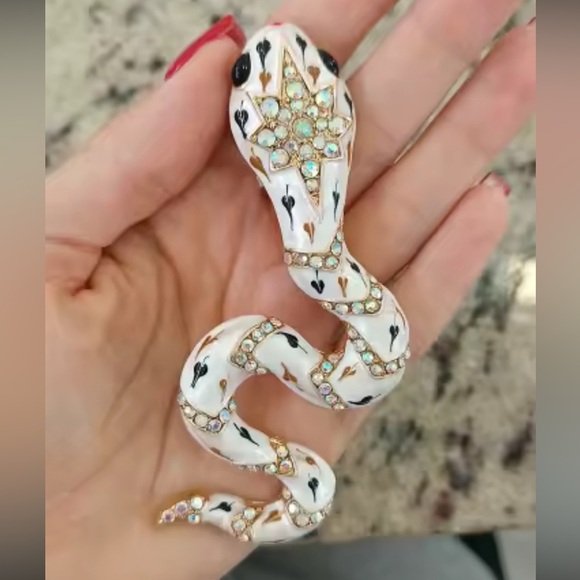 Serpenti White Gold Crystal Mystic Snake Brooch - Picture 4 of 6